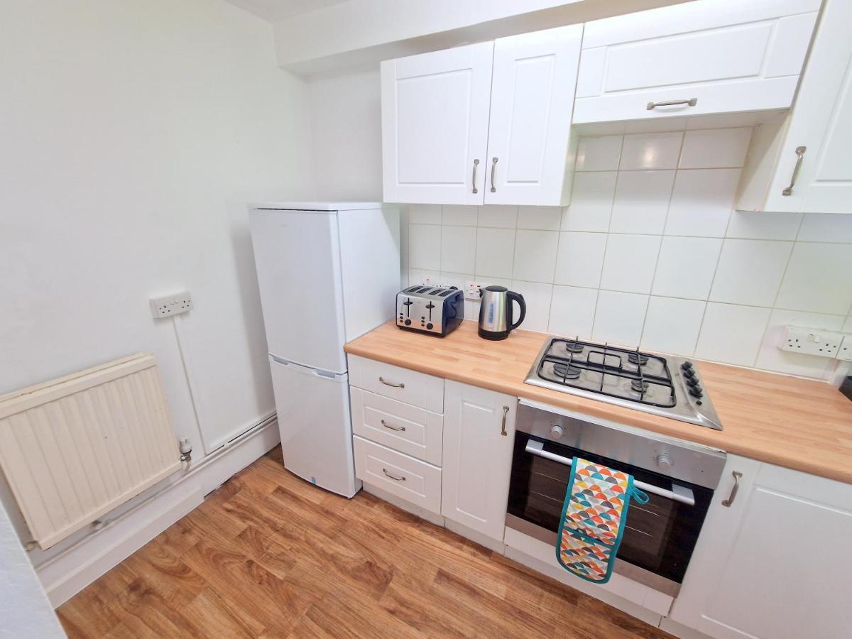 Flat In Battersea, 5 Minutes From Clapham Junction Station Lejlighed London Eksteriør billede
